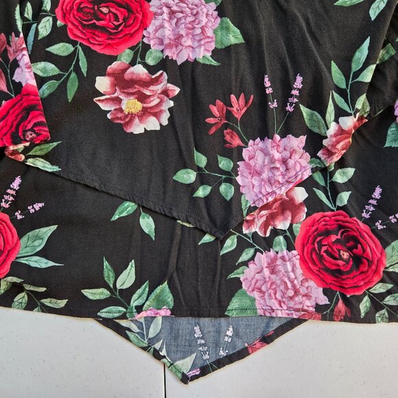 630-6 Torrid Black Red Pink Rose Babydoll Georgette Blouse top size 1 (16/18) - Picture 5 of 10